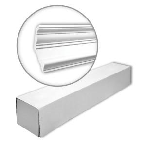 Verpackung mit 4 weißen PROFHOME Eckleisten (8 m) im Neo-Klassizismus Stil.