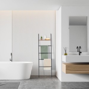 Relaxdays Handtuchleiter Stahl MDF Schwarz Braun mit Ablage Rutschfest Justierbar 150 cm x 45,5 cm x 20 cm 2,1 kg