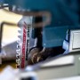 Bosch Expert T367 XHM Stichsägeblatt im Einsatz, geeignet für Holz mit Metall, 3er-Pack.