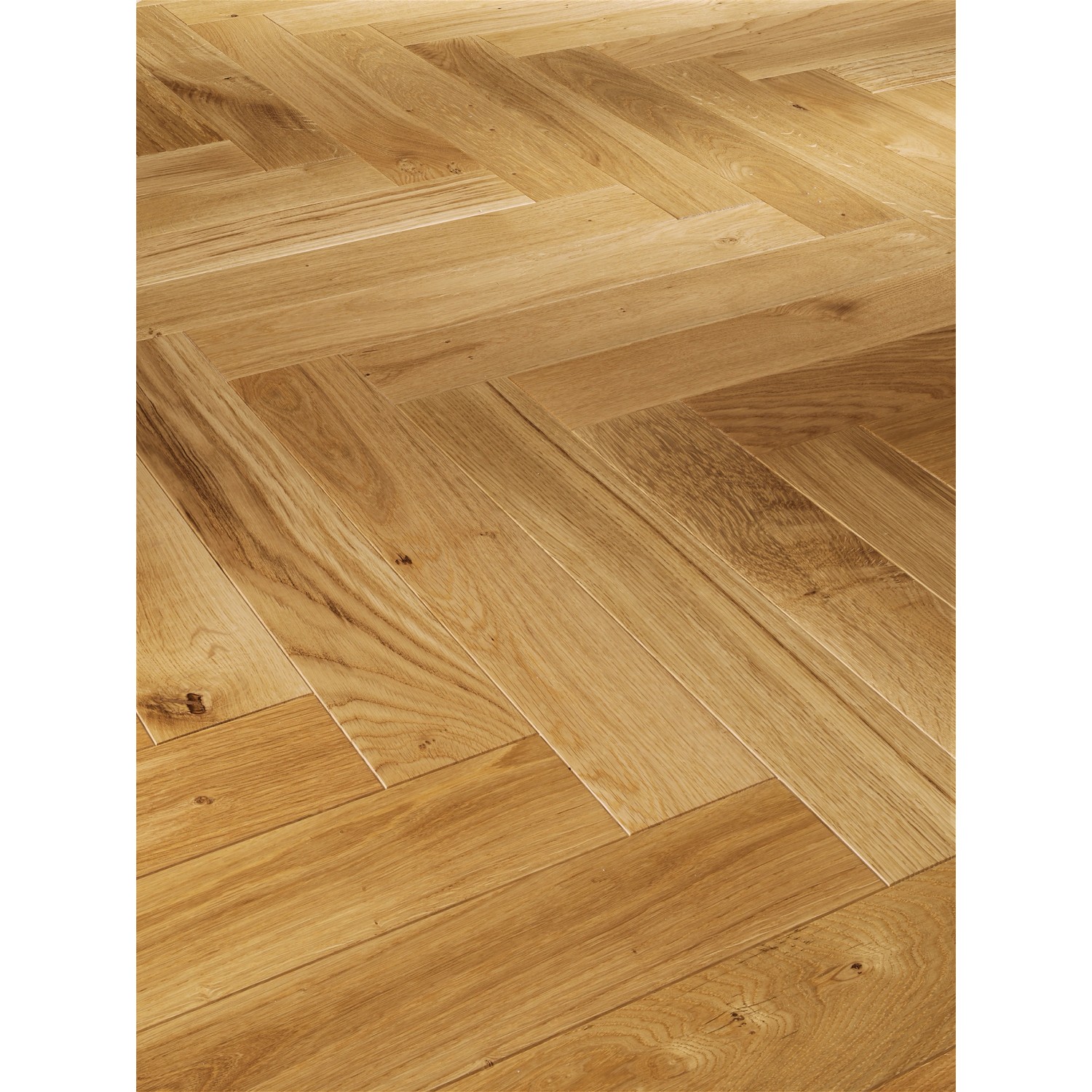 Verlegtes Parador Parkett Trendtime 3 Living Eiche naturgeölt Plus im Fischgrätmuster.