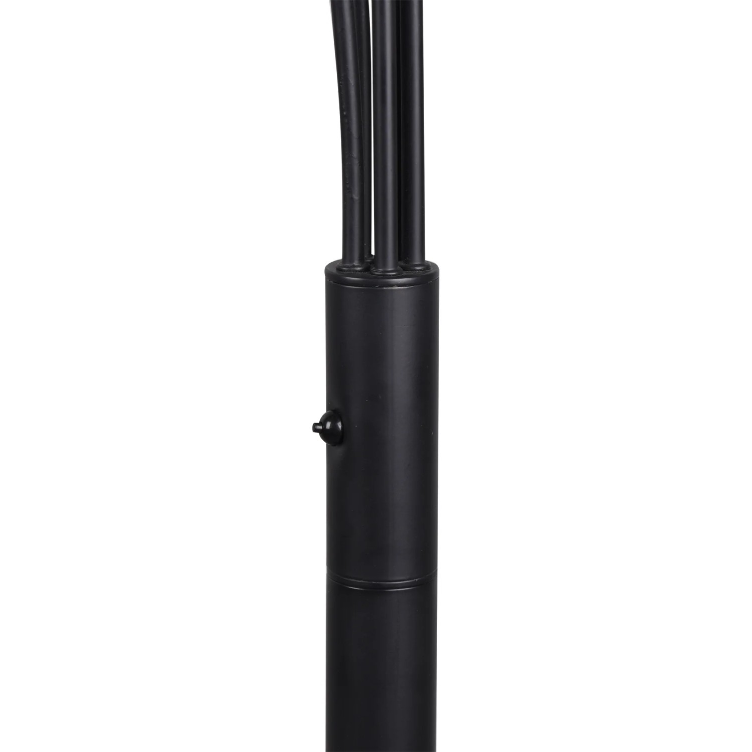 Detailaufnahme: Schwarze Reality LED Stehleuchte Reed, mattes Metall, Dimmfunktion.