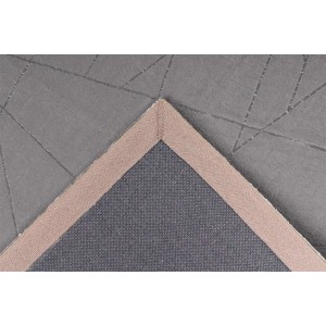 MeGusta Kurzflor Teppich in Taupe/Silber, Detailansicht der Rückseite mit Baumwollrücken und Rand.