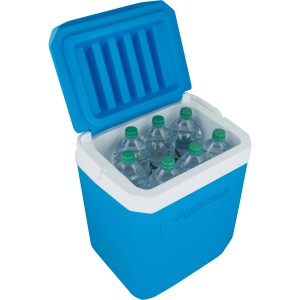 Blaue Kühlbox Icetime Plus 26l mit geöffnetem Deckel und Wasserflaschen. Ideal für Camping und Picknick.