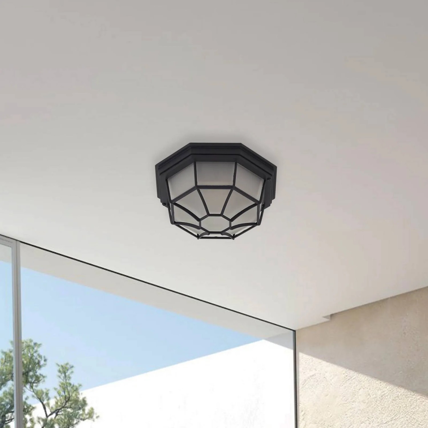 Schwarze Lindby Deckenlampe Idril, spritzwassergeschützt, aus Aluminium für den Außenbereich.