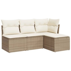 Beige 4-teilige Garten Sofagarnitur aus Polyrattan mit cremeweißen Kissen.