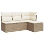 Beige 4-teilige Garten Sofagarnitur aus Polyrattan mit cremeweißen Kissen.