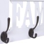 Weiße MCW Wandgarderobe C60 Family im Shabby-Look mit 4 Doppelhaken.