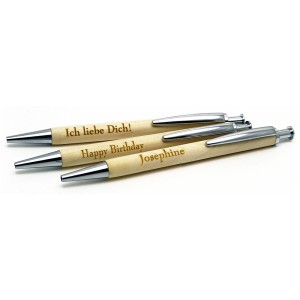 Holzkugelschreiber mit Lasergravur, verschiedene Schriftzüge, Stifte für Büro und Alltag.