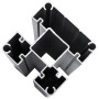 Graue Aluminiumprofile für Zaunelemente, mit verschiedenen Querschnitten und Nuten.