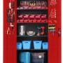 Geöffneter Werkzeugschrank BRUNO in Anthrazit-Rot mit Werkzeugen und Zubehör.