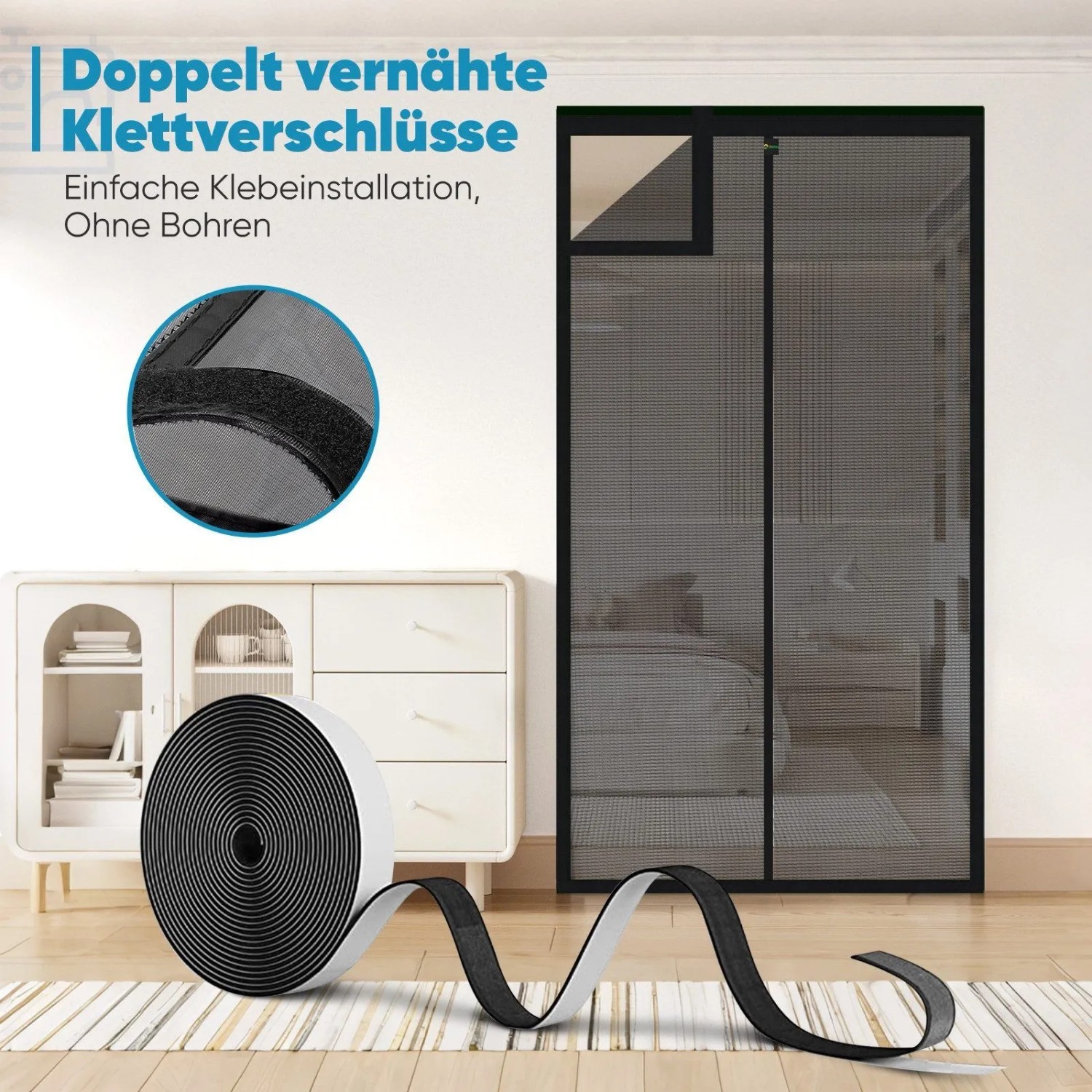 Schwarze Insektenschutz-Tür mit Magnetverschluss und Klettmontage. DIY Fliegengitter für Balkontür, ohne Bohren.