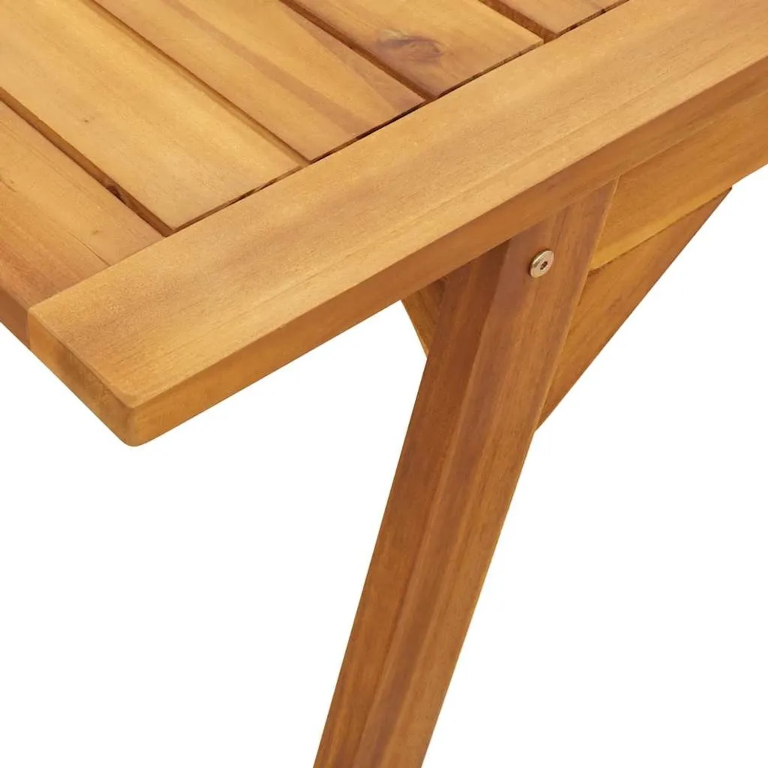 Detailansicht Tischbein und Tischplatte des 3-tlg. Balkon-Sets aus Akazienholz.