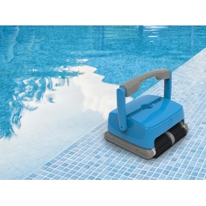 Blauer Akku-Poolroboter Orca 300 CL für Boden, Wand und Wasserlinie im Pool.