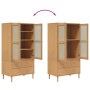 Brauner Kleiderschrank SENJA mit Rattan-Optik, Kiefernholz, 90x55x175cm, mit offenen Türen und Schubladen.