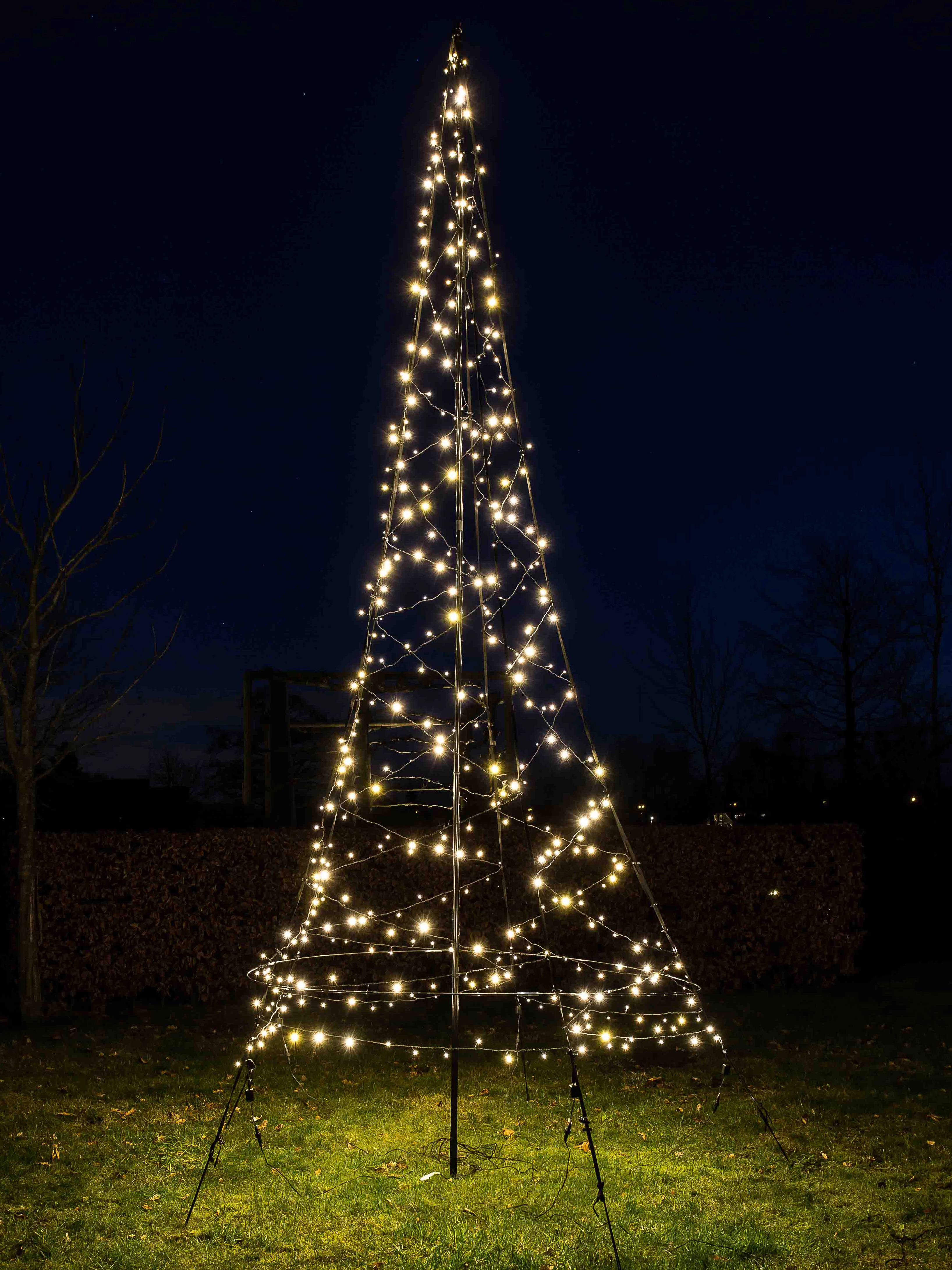 Fairybell 3D LED-Lichterbaum inkl. Mast für Außen 400 LED 4,2 m kaufen bei  OBI