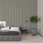 Beige Marburg Vliestapete GZSZ Streifen im Schlafzimmer mit Akustikpaneel-Optik.