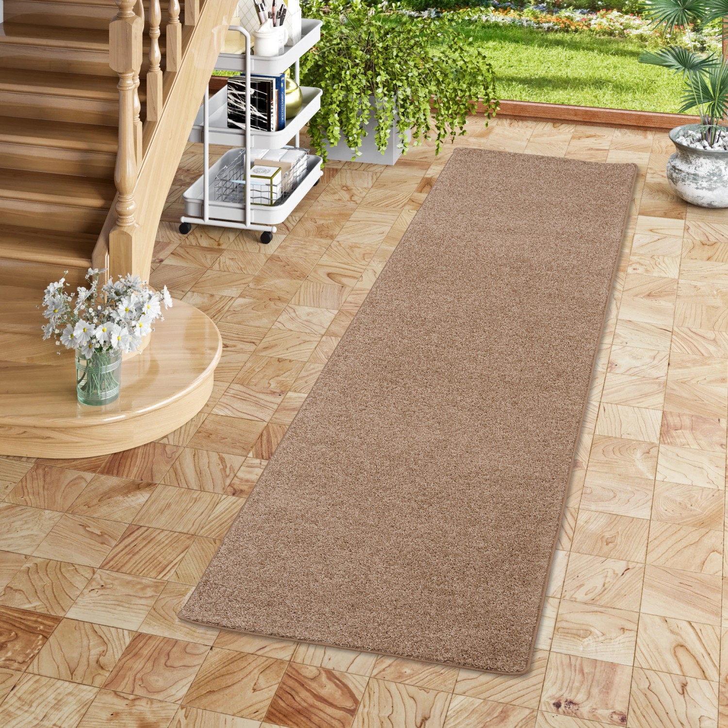 Naturfarbener Snapstyle Hochflor Teppichläufer Mona, 80x160cm, auf Holzboden.