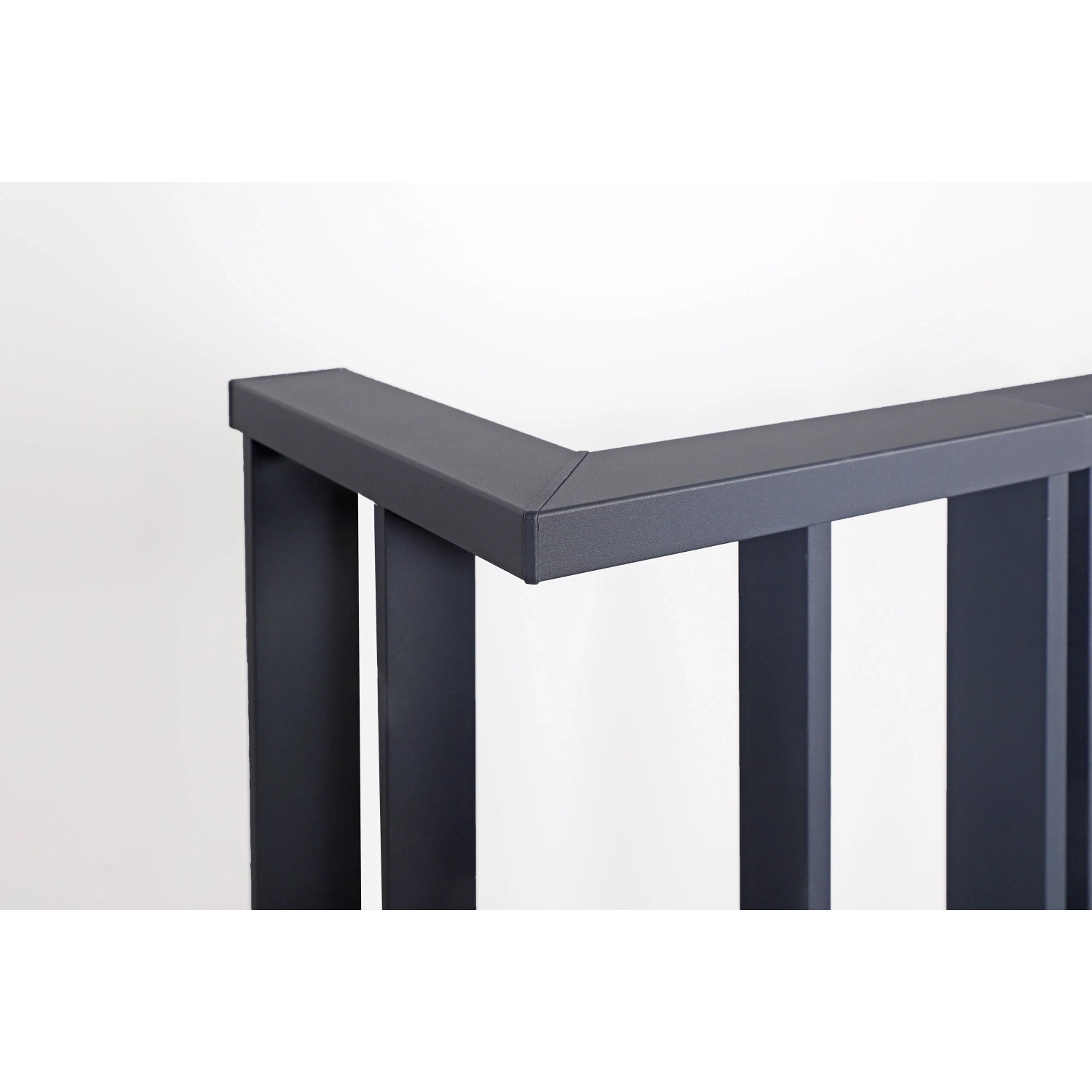 Eckset Linus in Anthrazit: 90°-Eckverbindung für Treppen- & Geländer-Systeme, Aluminium, Montage von oben.