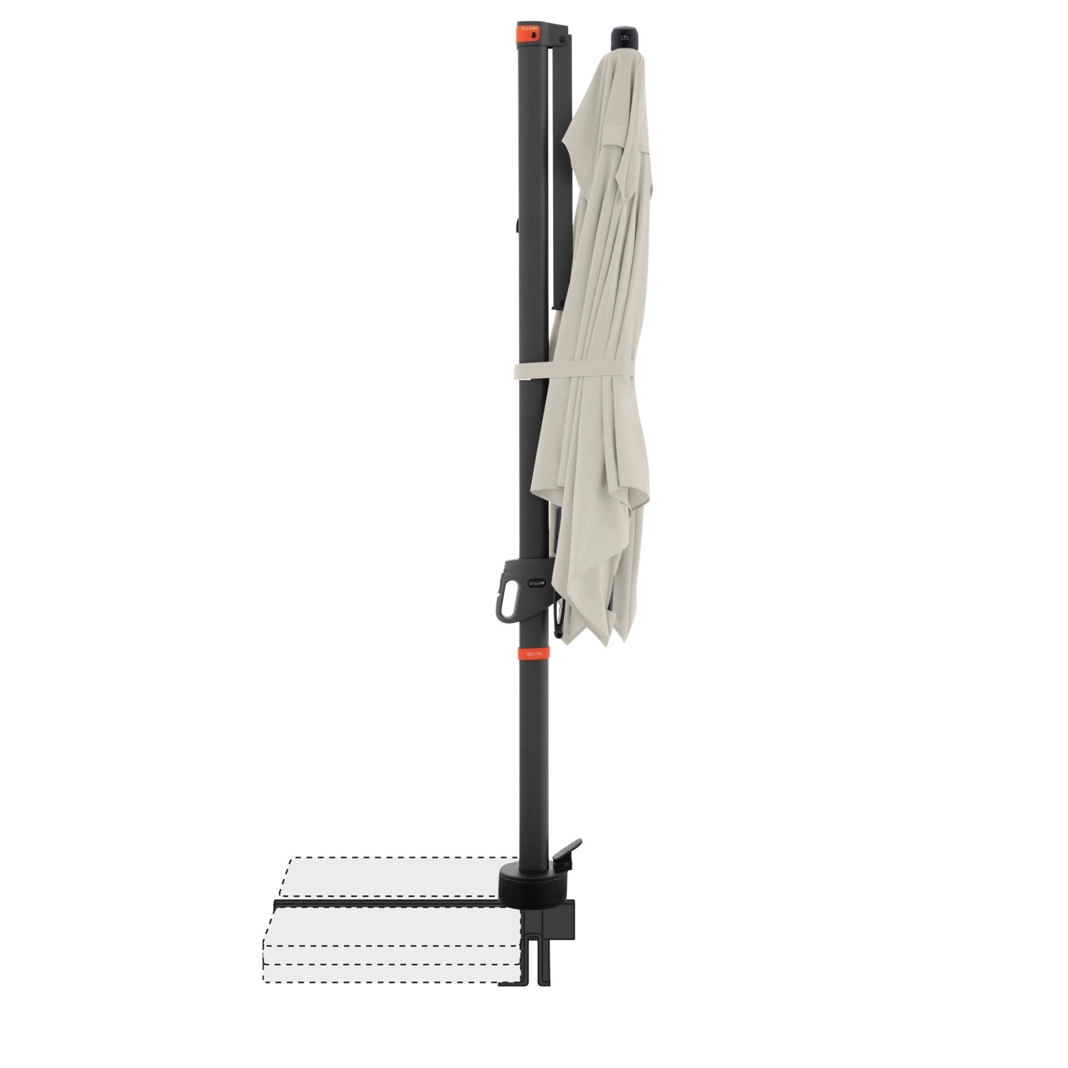 Zusammengeklappter, naturfarbener Doppler Ampelschirm MyZone 210x210 mit Dreh- und Neigefunktion.