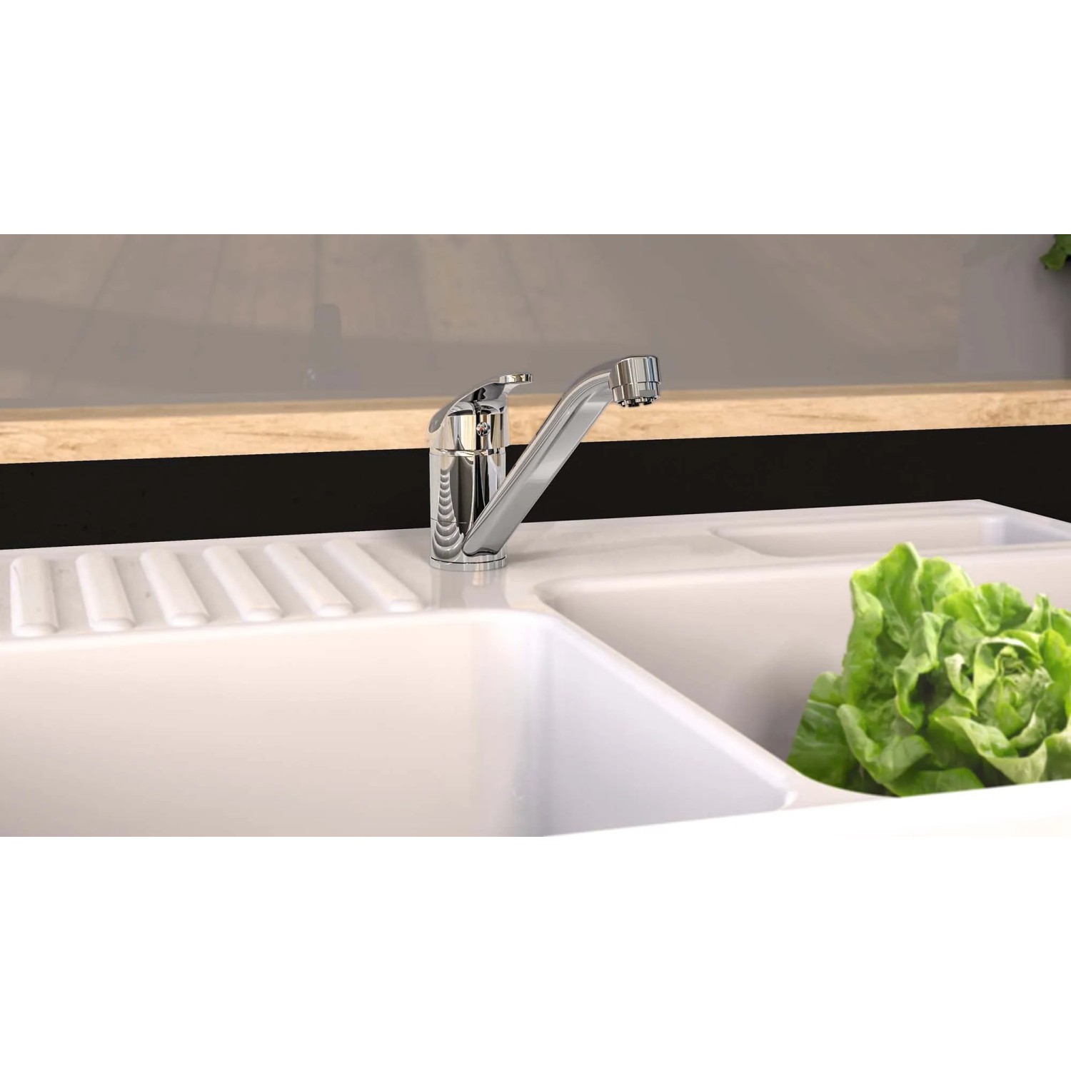 Eisl GRANDE VITA CLASSIC Niederdruck Spültischarmatur in Chrom auf einer weißen Spüle.