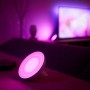 Philips Hue Bloom LED-Tischleuchte in Weiß mit pinkfarbenem Licht für stimmungsvolle Akzente.
