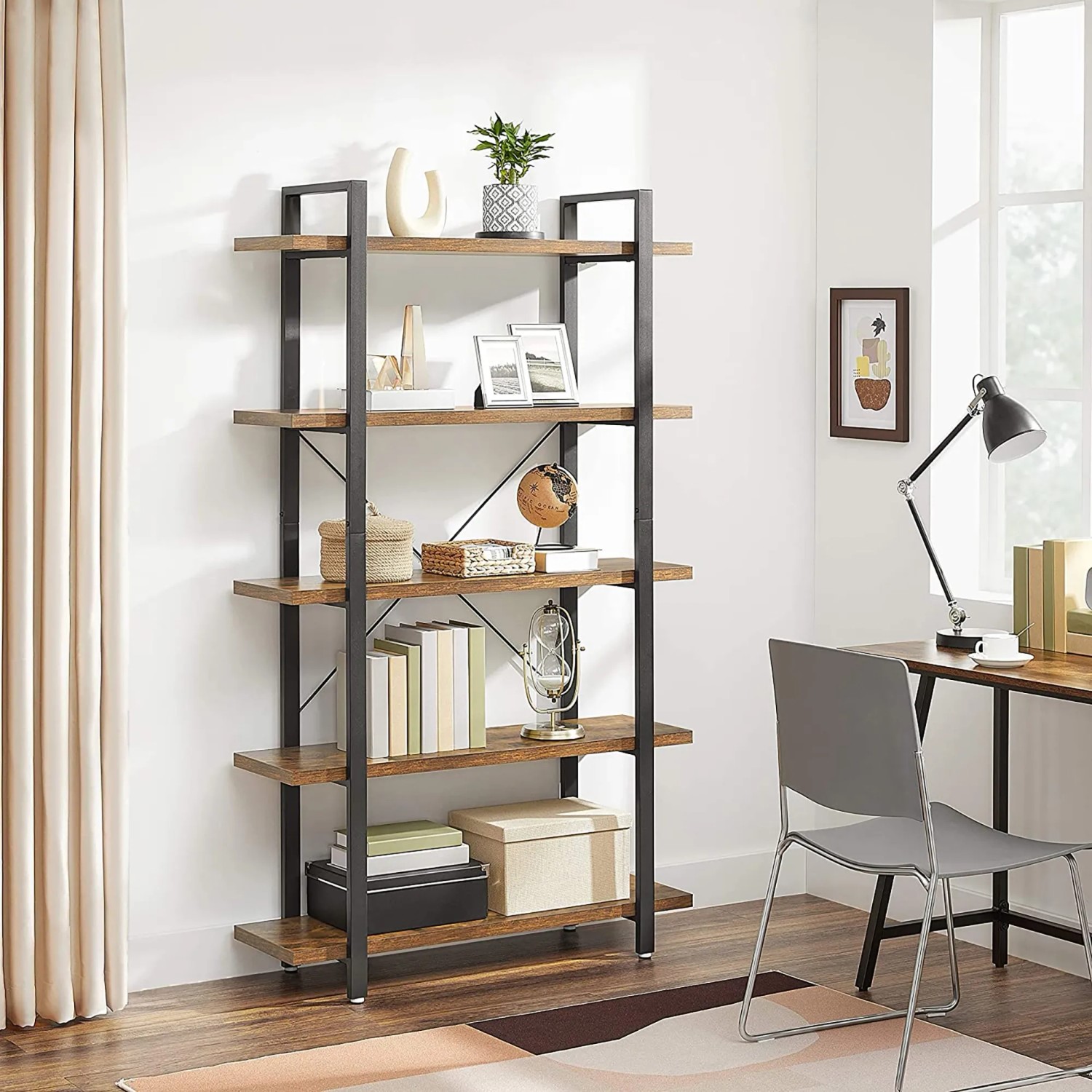Vasagle Standregal mit 5 Ebenen in Braun-Schwarz, ideal zur Aufbewahrung und Präsentation von Büchern und Deko.