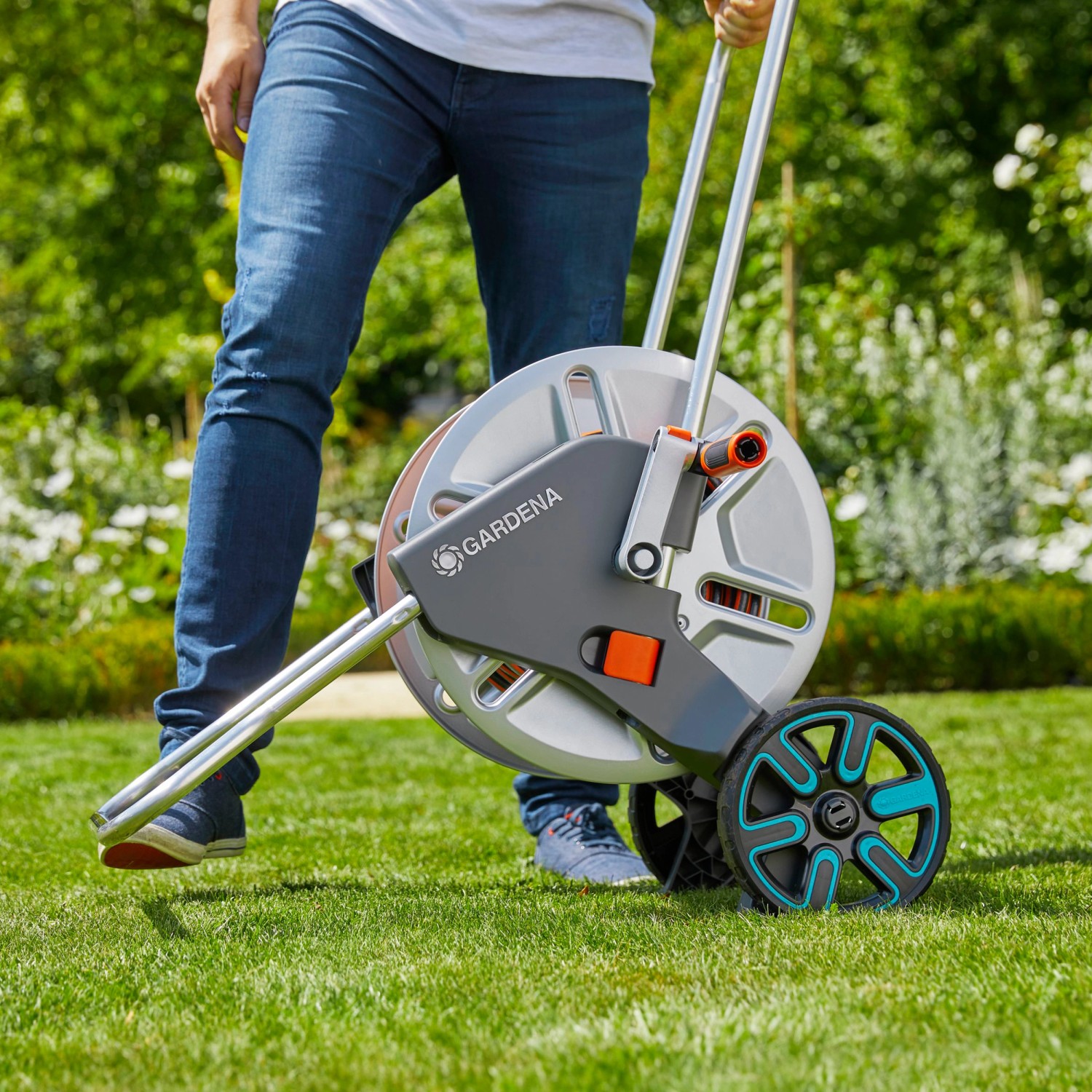 Gardena Schlauchwagen Set Aqua Roll M mit 30 m Schlauch & Zubehör