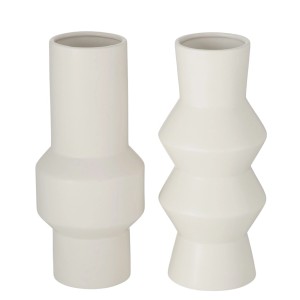 Zwei creme-farbene Boltze Vasen Sybil aus Steingut, 30cm hoch, in unterschiedlichen Formen.