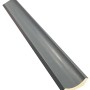 Anthrazitfarbene Hohlkehlleiste aus Kiefernholz, 22x22 mm, Länge 2400 mm.