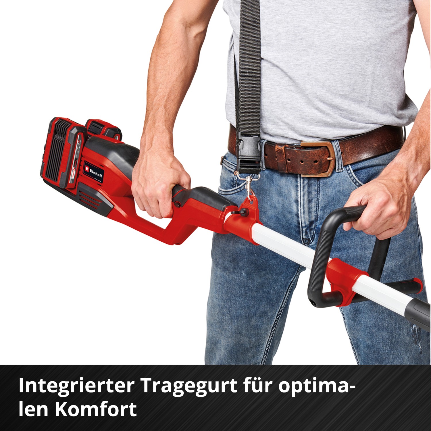 Einhell Akku-Multifunktionswerkzeug mit Tragegurt für komfortable Gartenarbeit.