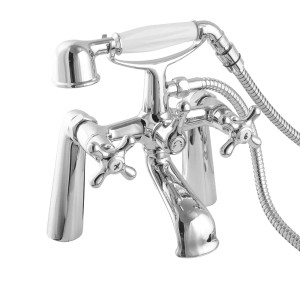 Verchromte PaulGurkes Wannenrandarmatur im Retro-Design mit Handbrause.