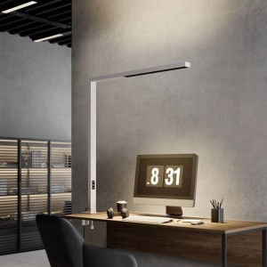 Dimmbare, weiße Arcchio LED-Tischleuchte Jolinda aus Aluminium für das Arbeitszimmer.