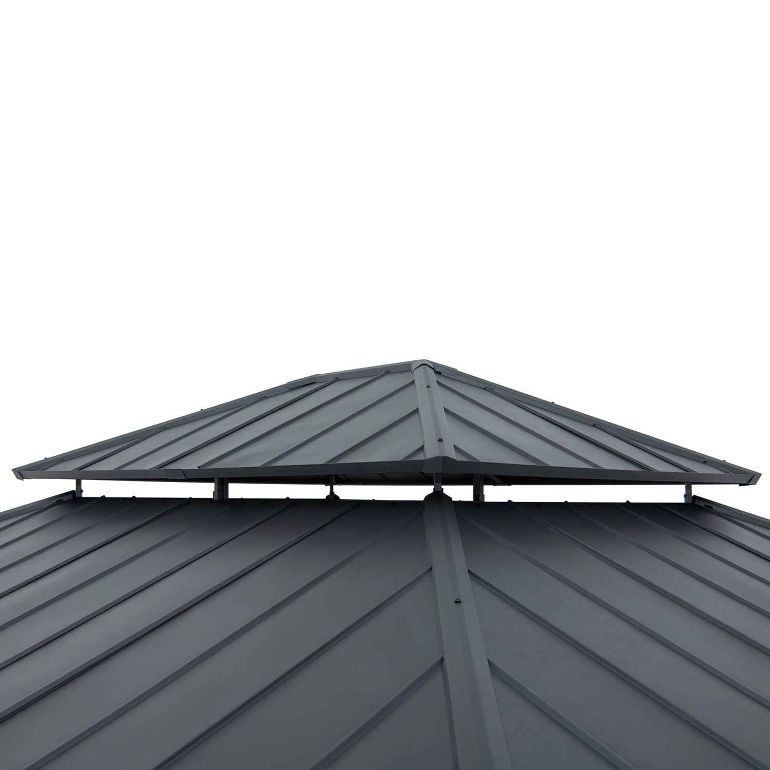 Detailaufnahme des anthrazitfarbenen Stahldachs vom Sunjoy Gazebo Trivor Zedernholz Pavillon.