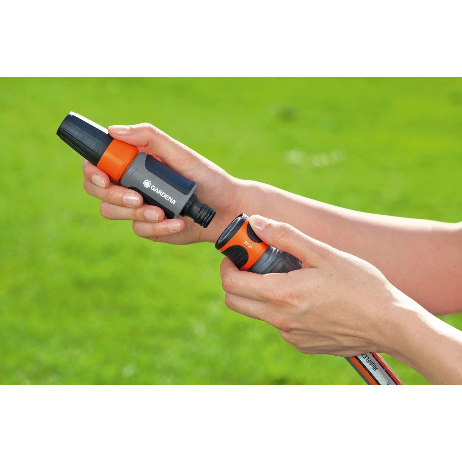Anschließen von Gardena Comfort Flex Gartenschlauch 1/2 Zoll mit Systemteilen.