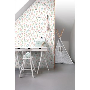 ESTAhome Vliestapete mit Blumenmuster in Rosa und Graugrün im Kinderzimmer.