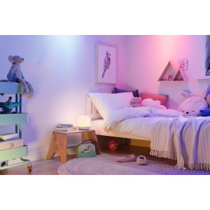 WiZ Hero Tischleuchte mit Philips E27 LED im Kinderzimmer mit farbiger Beleuchtung.