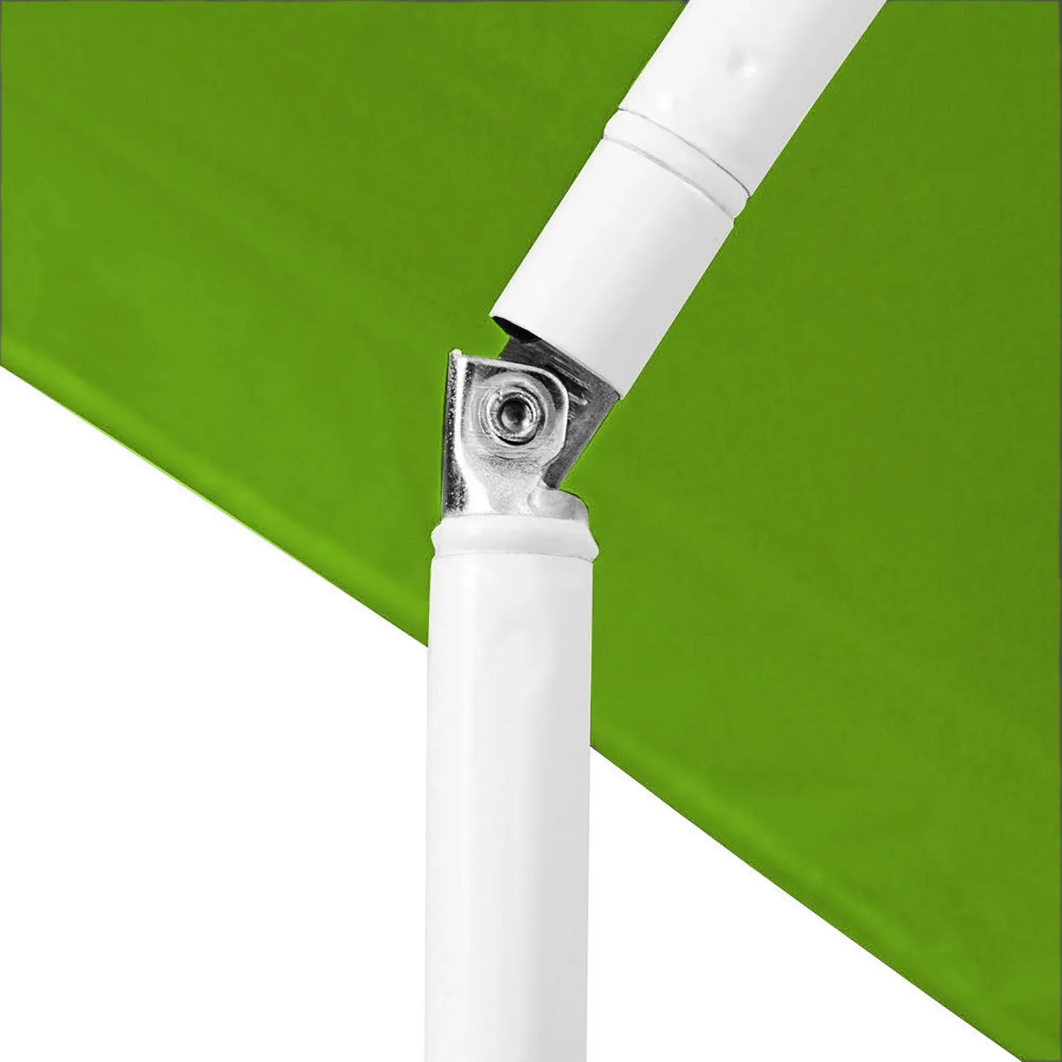 Detailaufnahme: Hellgrüner MOJAWO Strandschirm mit Knickvorrichtung für optimalen Sonnenschutz.