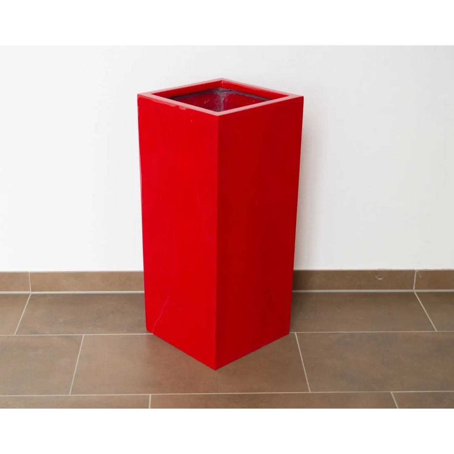 Hochglanz-roter Pflanzkübel Säule aus Fiberglas, 30x30x68cm, für Innen- und Außenbereich.