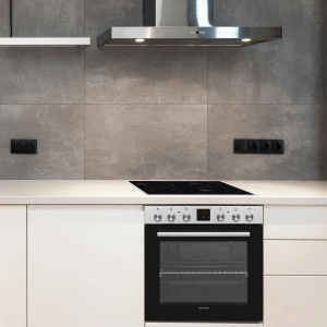 Telefunken Einbauherd-Set mit Induktionskochfeld und 78L Backofen in Edelstahloptik.