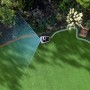 Grauer Segway Navimow Mähroboter i105E ohne Begrenzungskabel im Einsatz auf Rasenfläche.