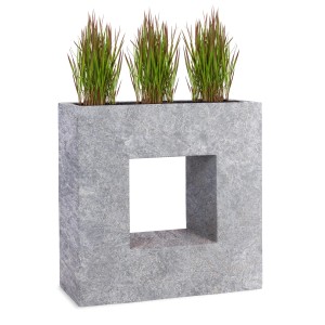 Hellgraues Pflanzwerk Vista Premium Hochbeet/Pflanzkübel (66 cm) mit quadratischer Aussparung und Bepflanzung.
