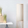 Brilliant Standleuchte Nori: Stehlampe aus Bambus und Textil in Natur und Weiß. Design-Stehlampe für Wohnräume.