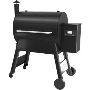 Schwarzer Traeger Holzpelletgrill Pro 780 mit digitalem Display und Schornstein.