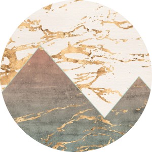 Runde Komar Vlies Fototapete Precious Peaks, selbstklebend, mit Bergmotiv und Goldakzenten.