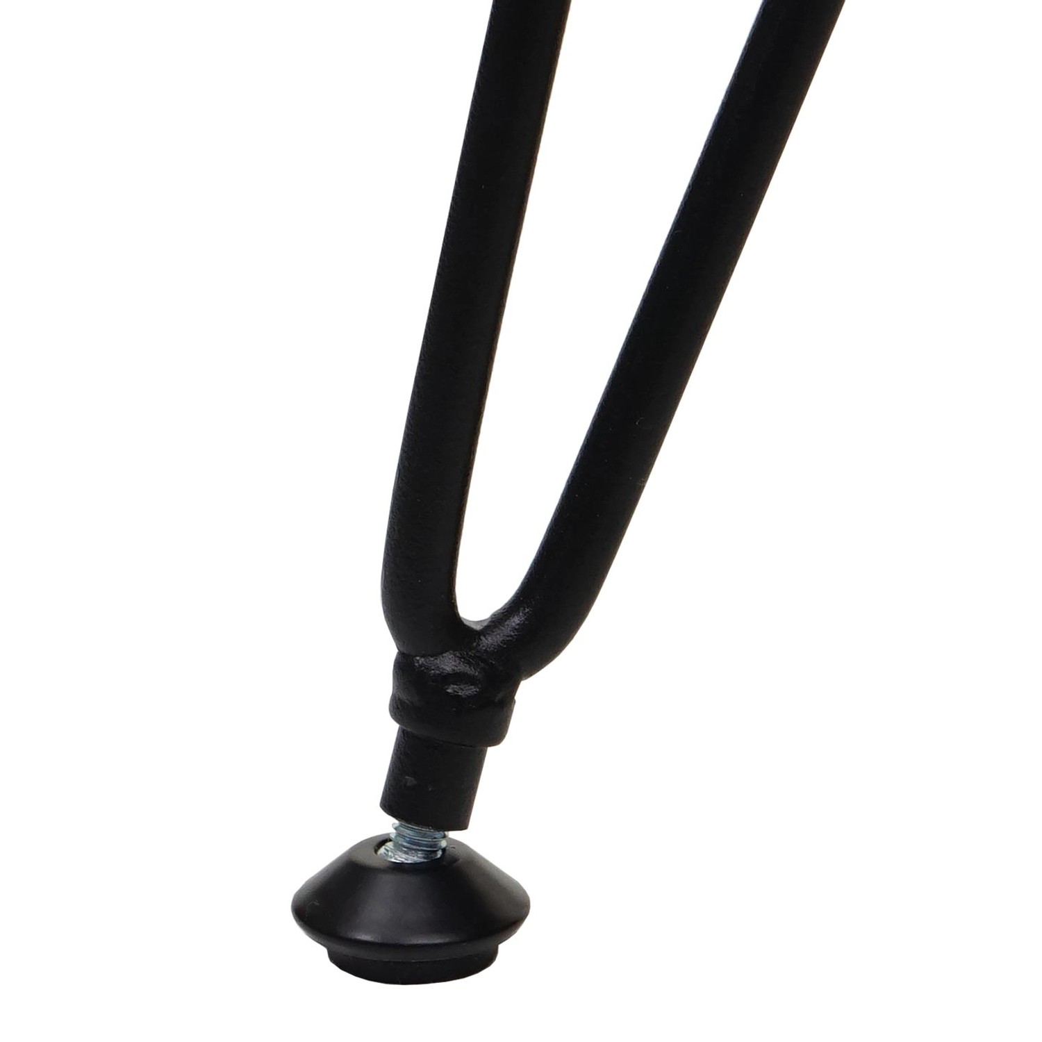 Detailaufnahme: Schwarzes Metallgestell mit verstellbarem Fuß des grünen MCW Sitzhockers.