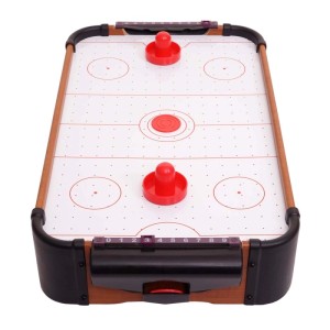 Mini Air Hockey Tisch aus Holz mit weißer Spielfläche, roten Handgriffen und Puck, ideal für Kinder.