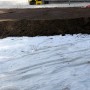 Aquagart Gartenvlies 150g, 1m breit, unter Erde verlegt. Unkrautvlies und Drainagevlies für den Garten.