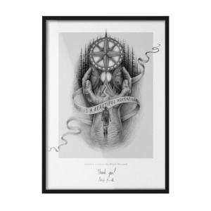 Schwarzer Tulup Bilderrahmen 50x70 cm mit Bleistiftzeichnung "Life is a beautiful adventure".