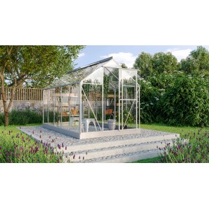 Vitavia Gewächshaus Triton 6200 mit Alu-Rahmen und Fundament im Garten.