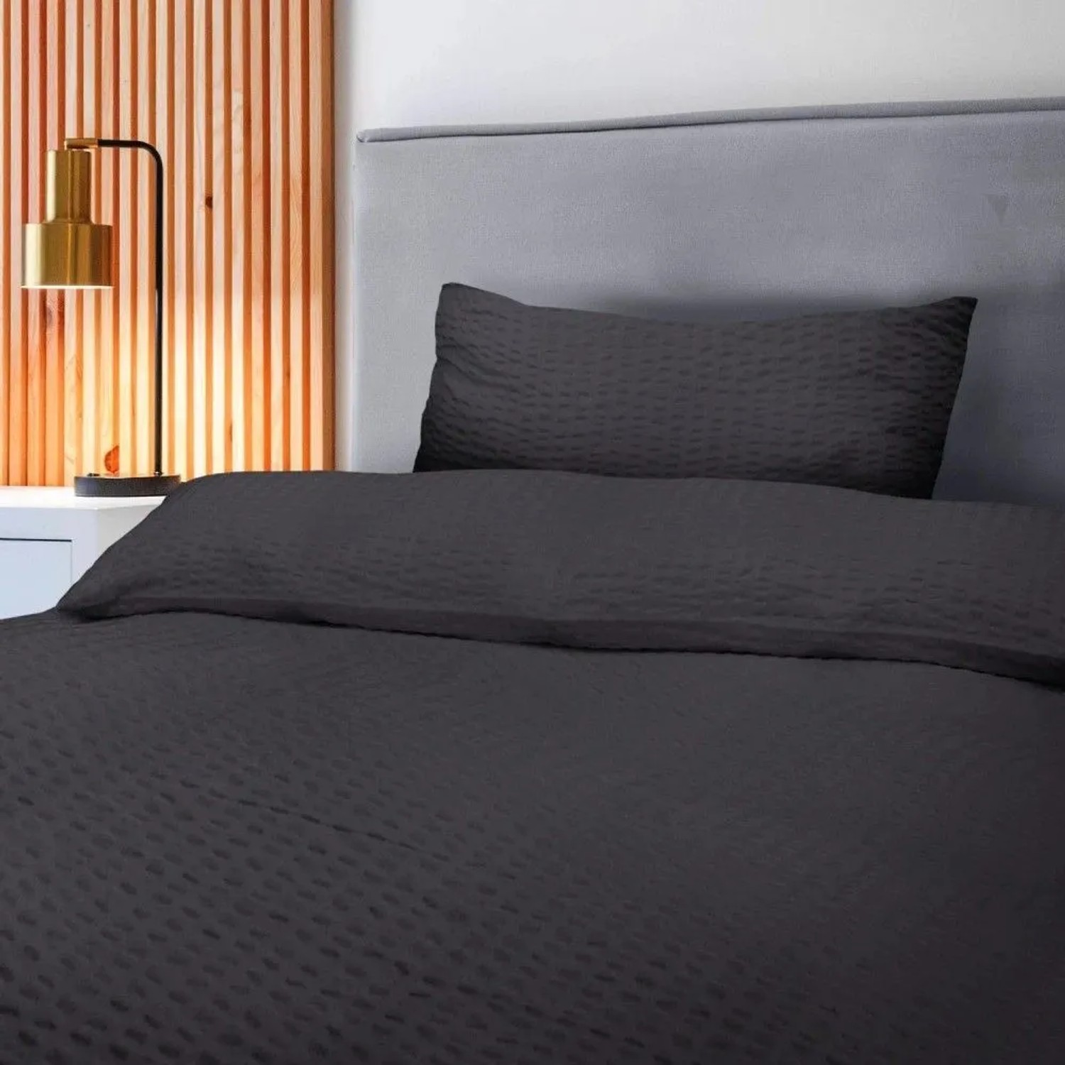 Beautissu Seersucker Bettwäsche Schwarz atmungsaktiv 135x200 cm 40x80 cm 4tlg kaufen bei OBI